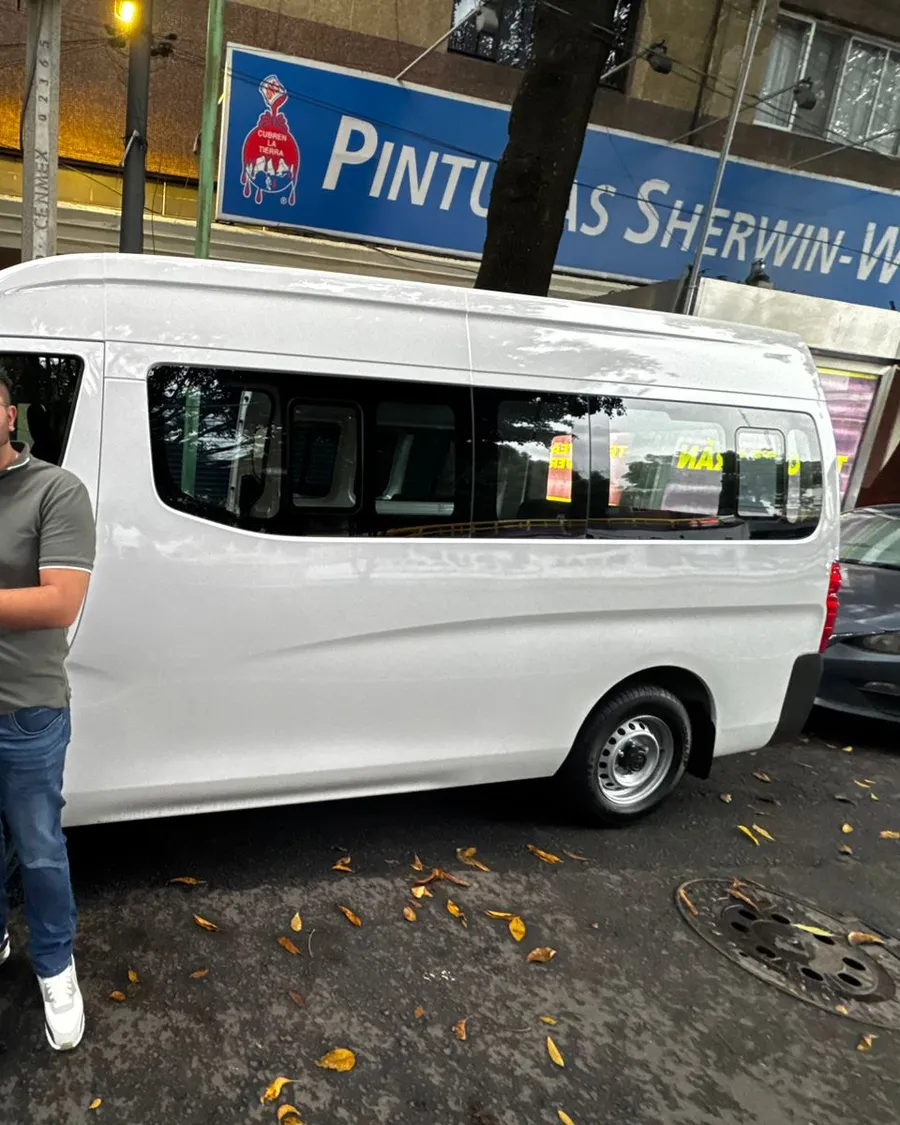 Cliente de Fintra con su unidad